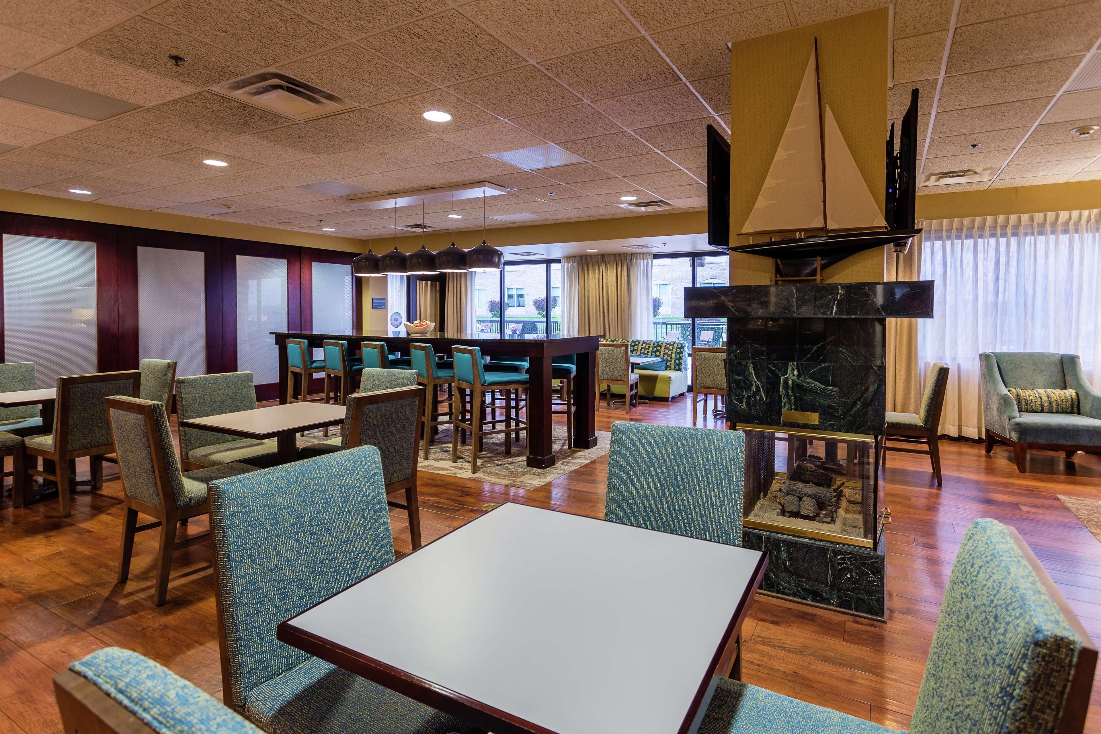 Hampton Inn Съмърсет Екстериор снимка