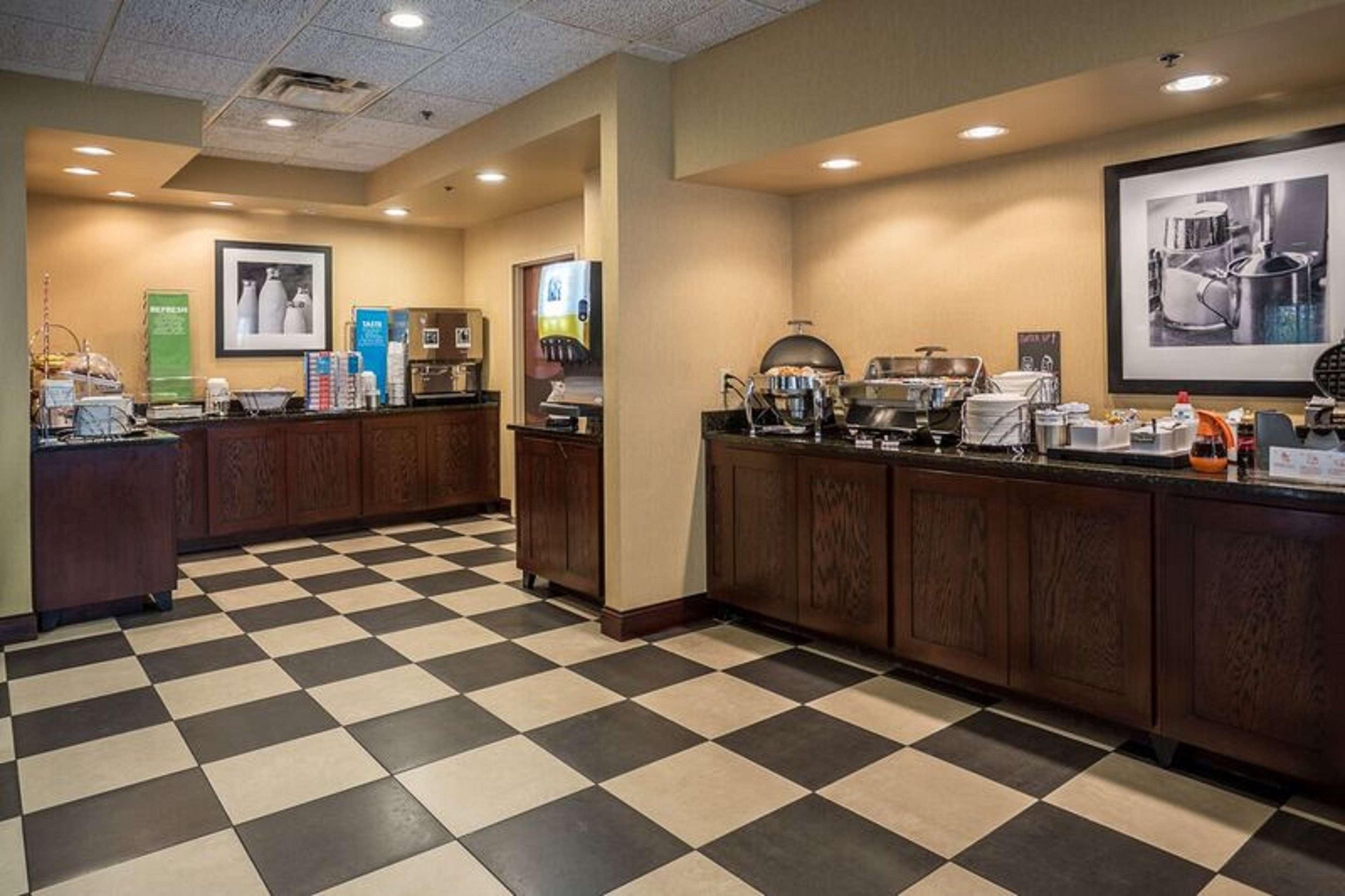 Hampton Inn Съмърсет Екстериор снимка