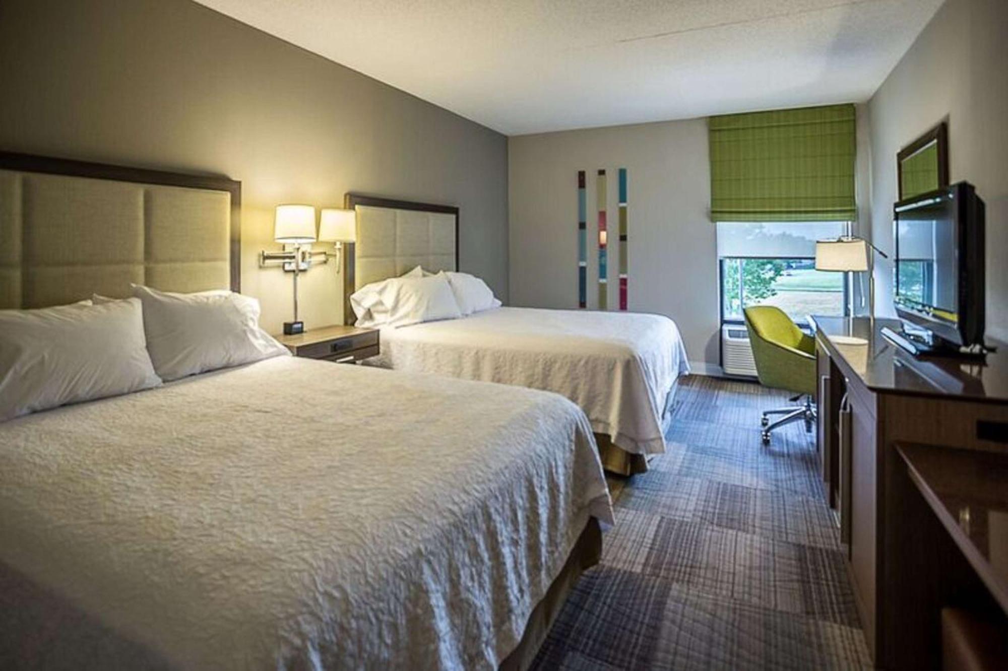 Hampton Inn Съмърсет Екстериор снимка