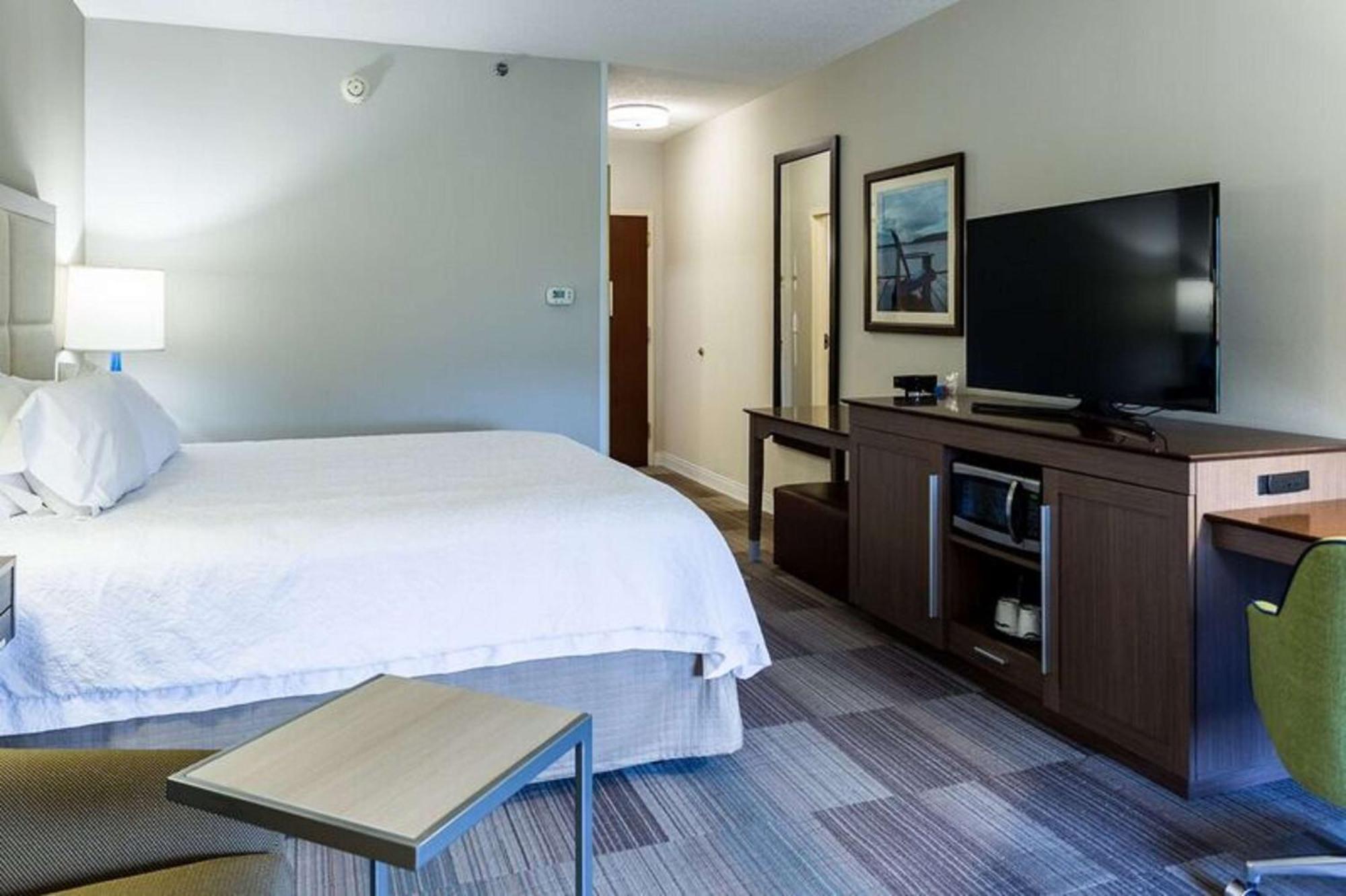 Hampton Inn Съмърсет Екстериор снимка