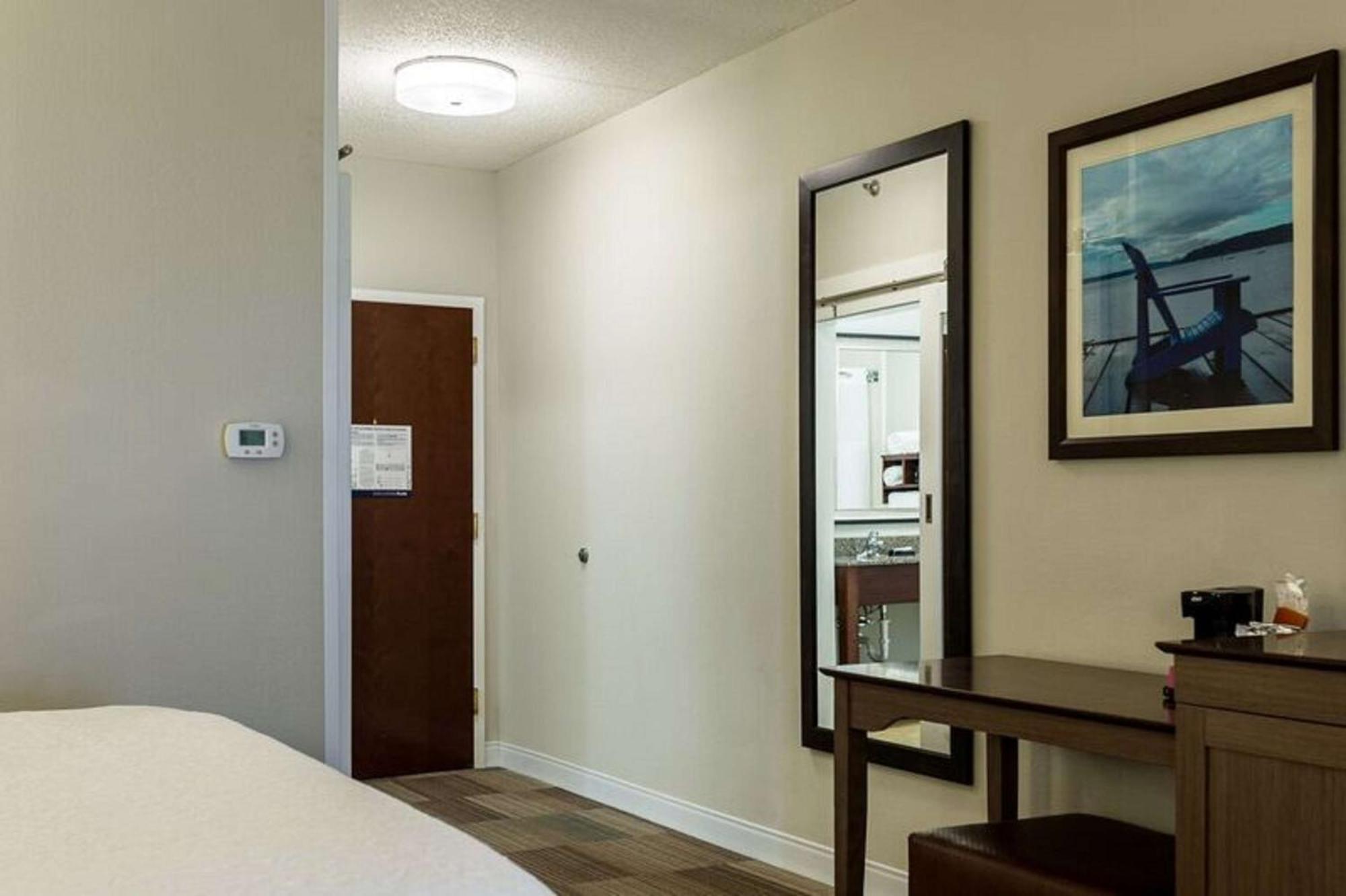 Hampton Inn Съмърсет Екстериор снимка