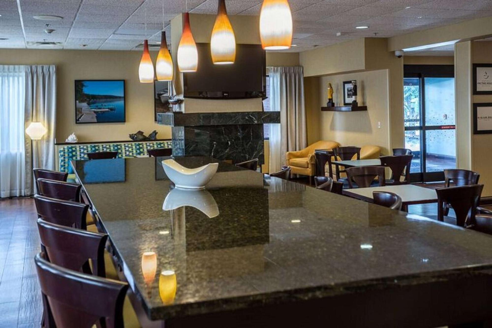 Hampton Inn Съмърсет Екстериор снимка